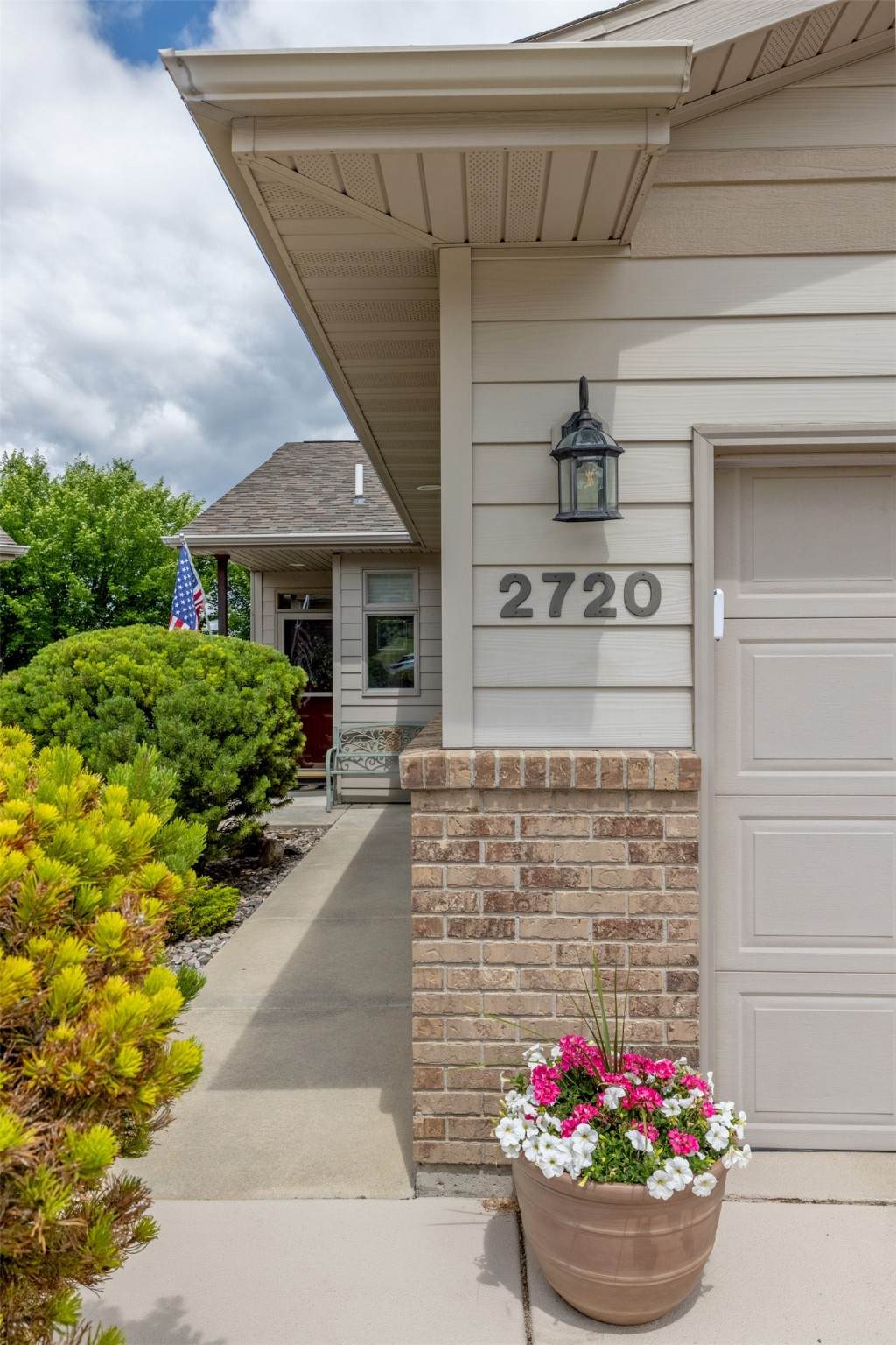 2720 Belt View Drive - Photo 1