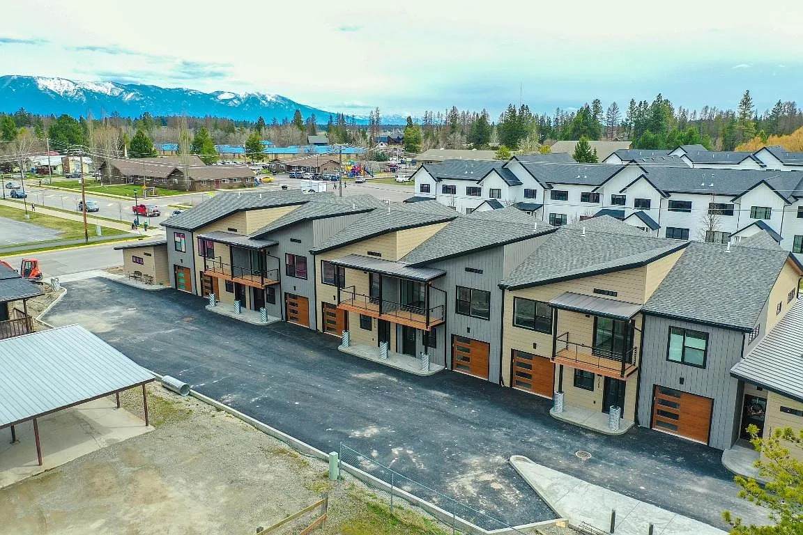 1010 7th Street - Photo 1