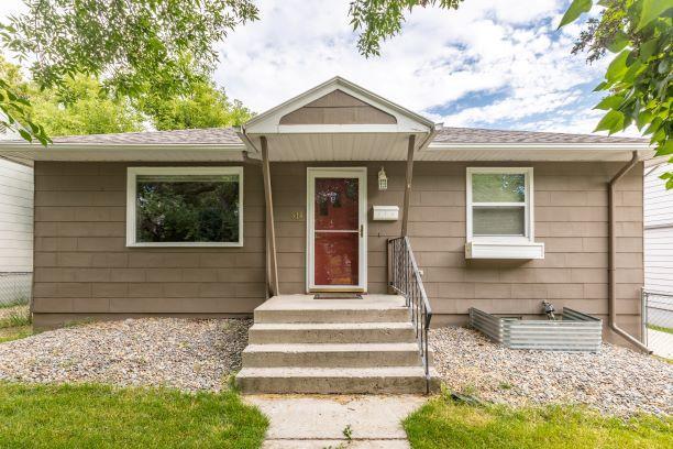 814 Broadway Street - Photo 1