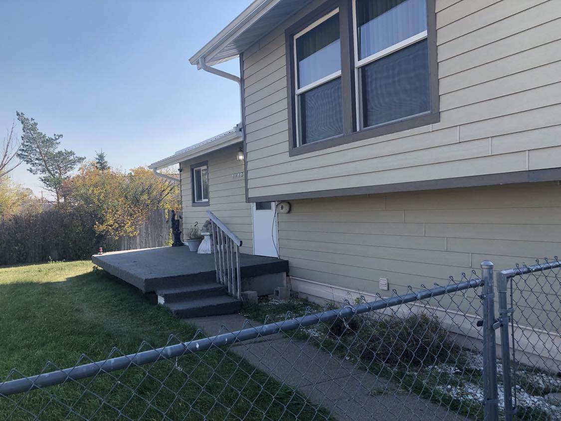 1740 Seville Road - Photo 1