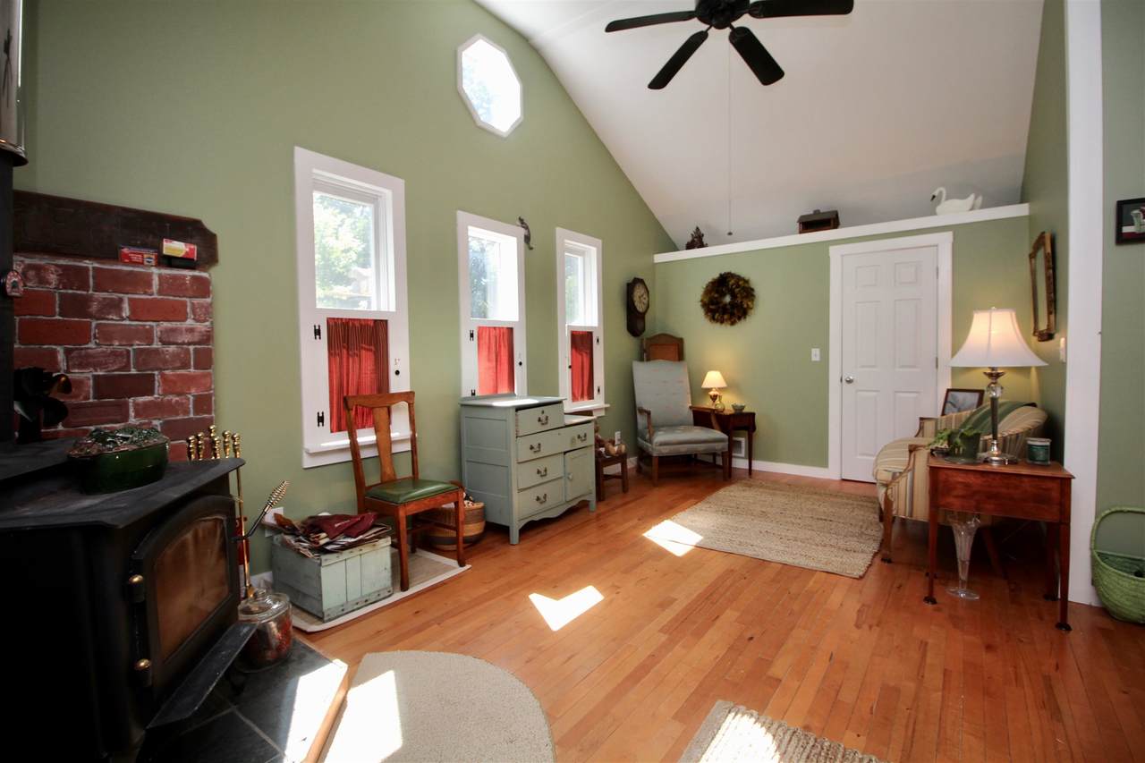 2986 East Clarendon Road - Photo 1