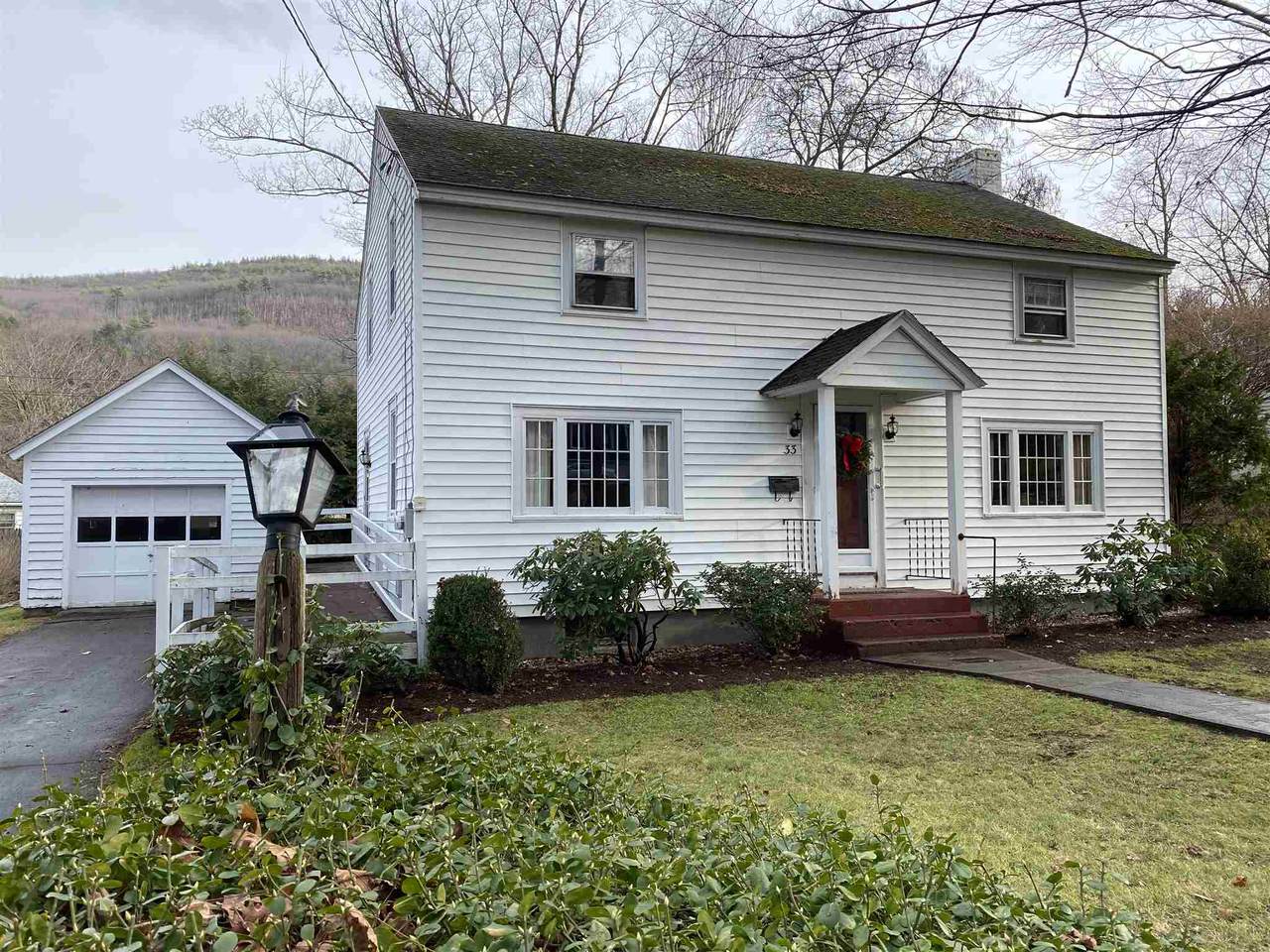 33 Eaton Avenue - Photo 1