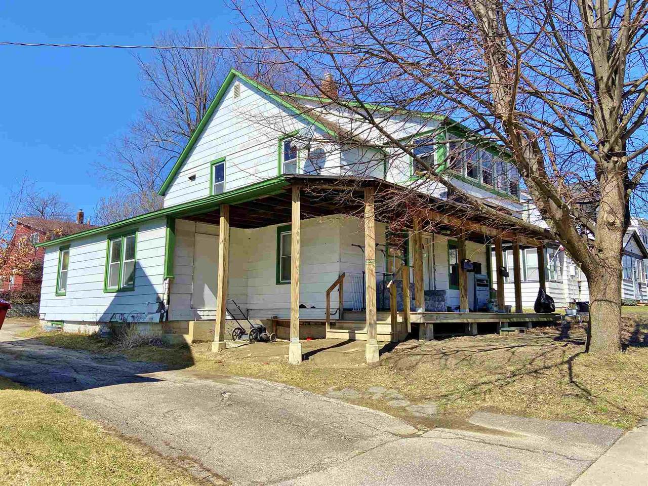 30 Russell Street - Photo 1