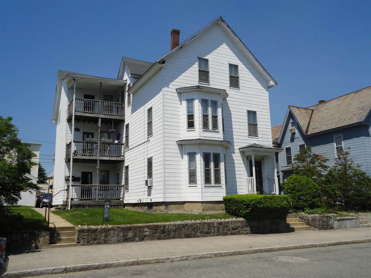 496 Notre Dame Avenue - Photo 1