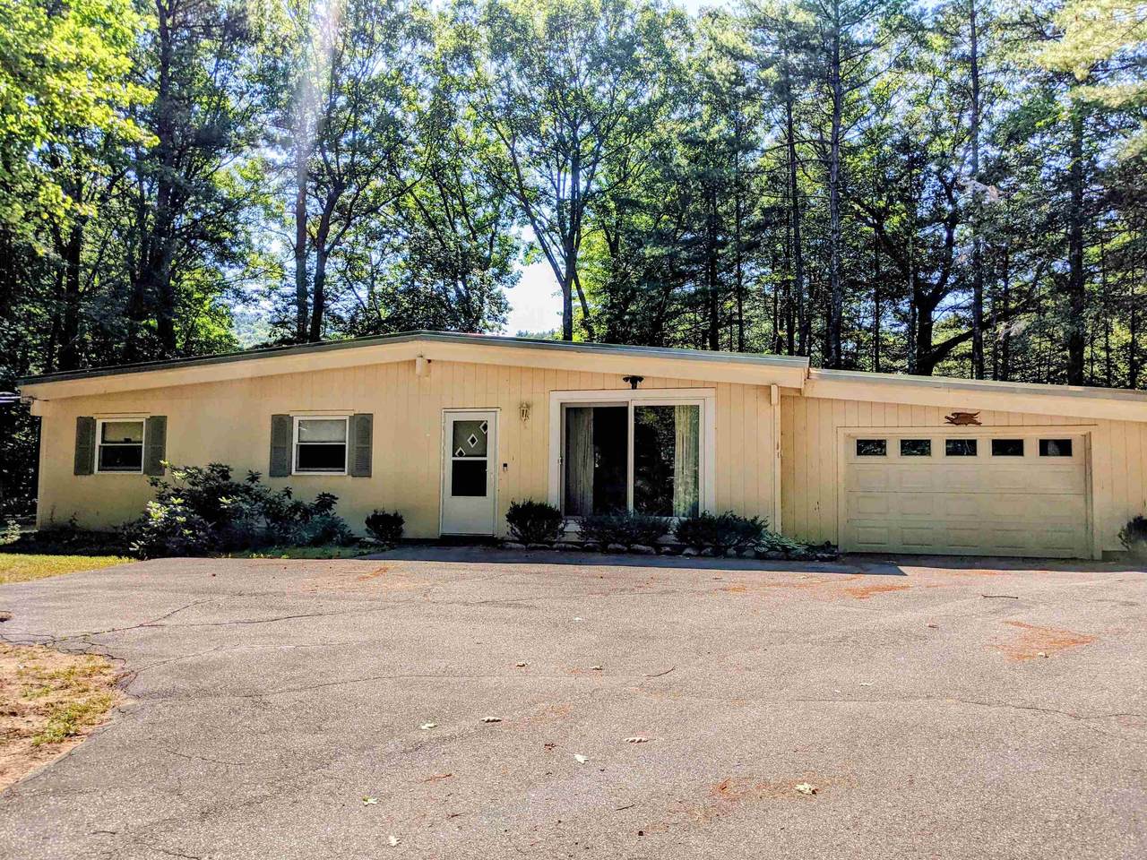 2709 Lake Shore Road - Photo 1