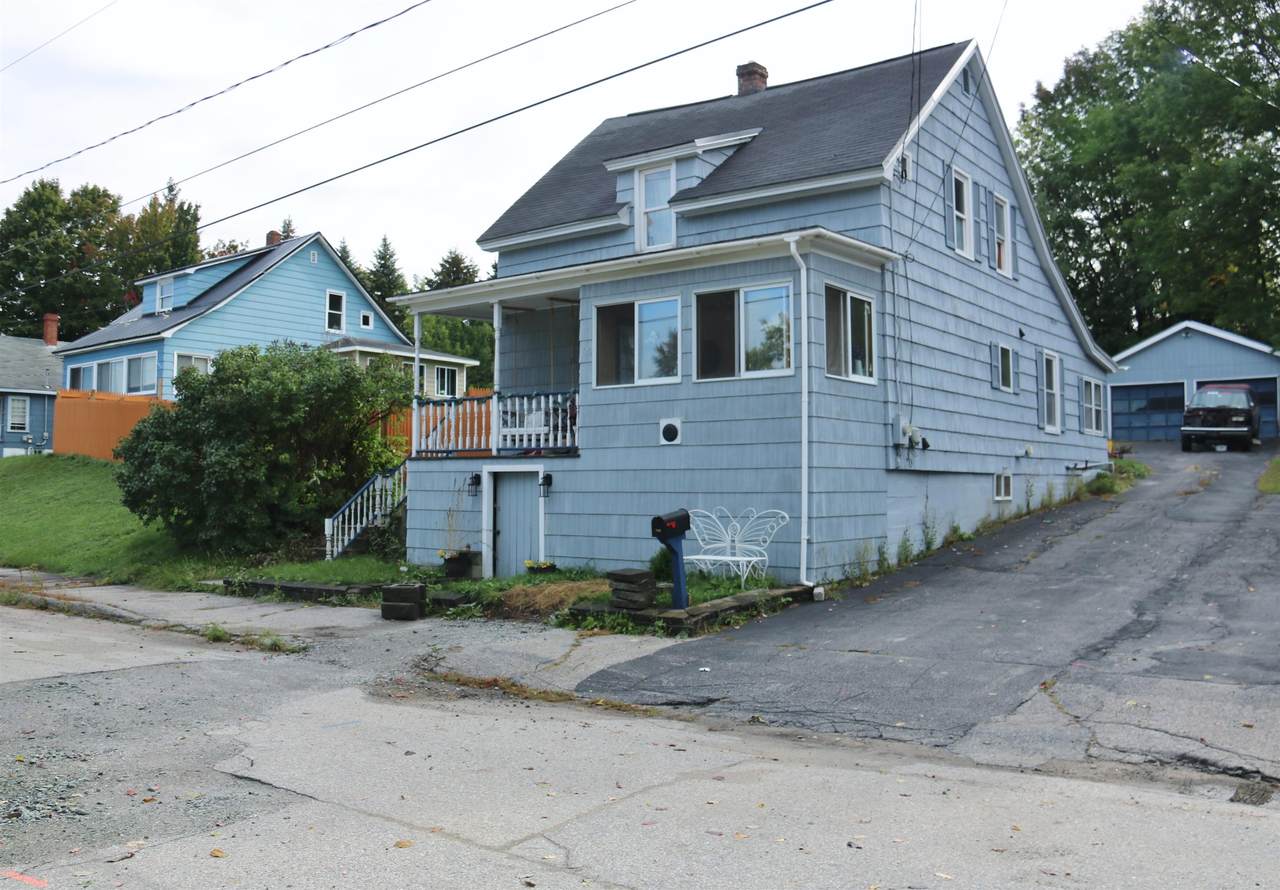 642 Howland Street - Photo 1