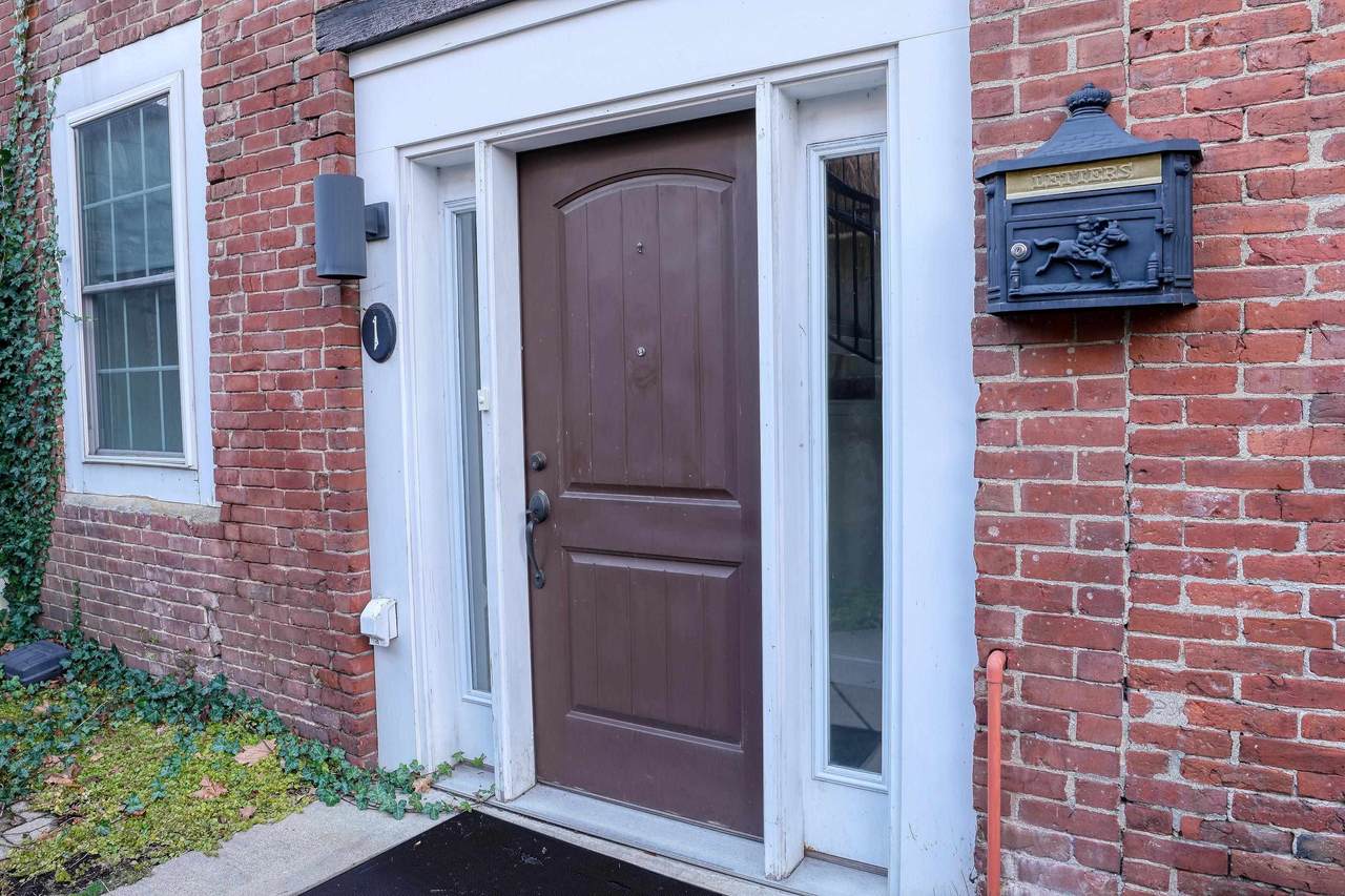 8 Main Street - Photo 1