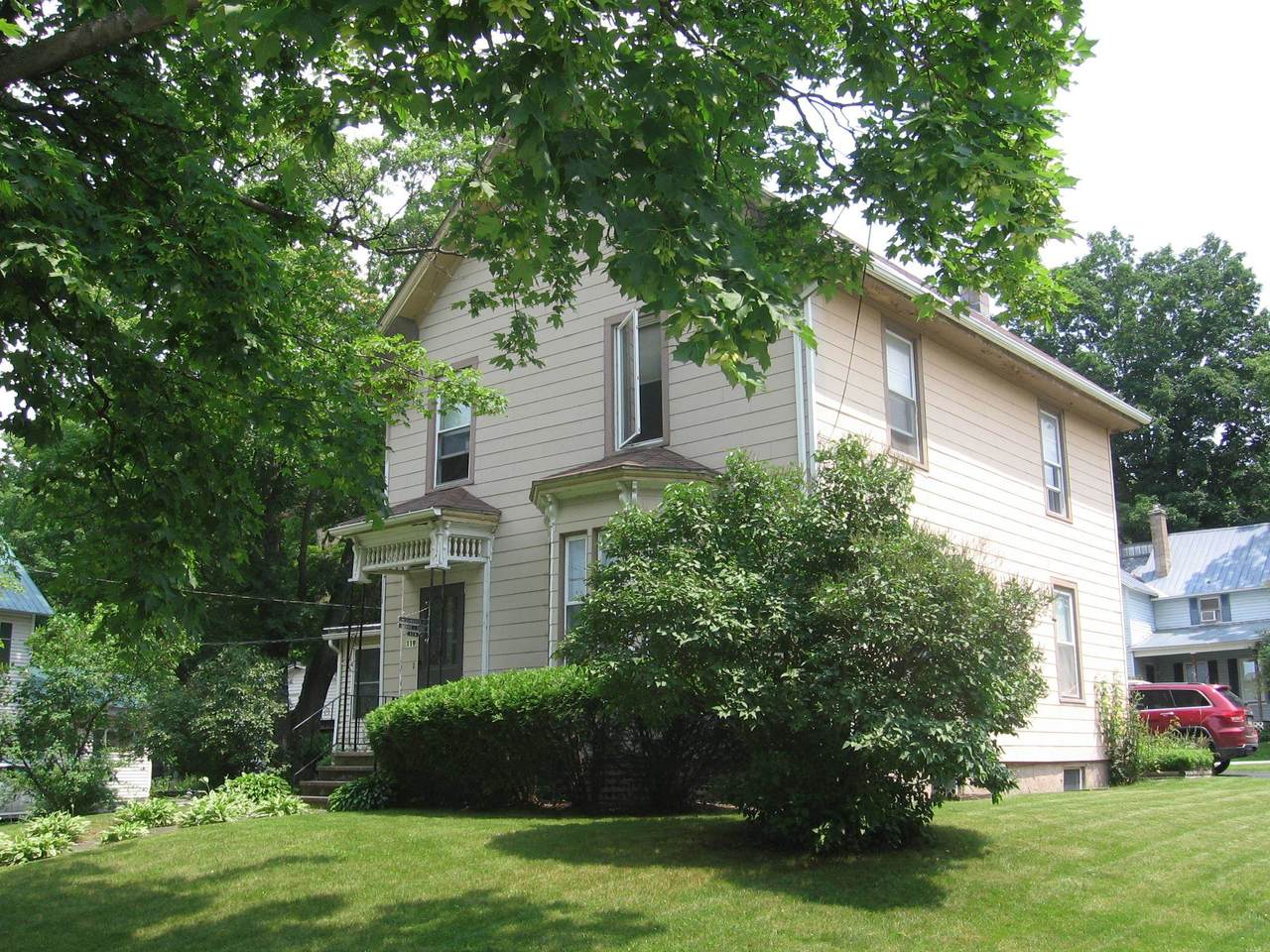 119 Lincoln Avenue - Photo 1