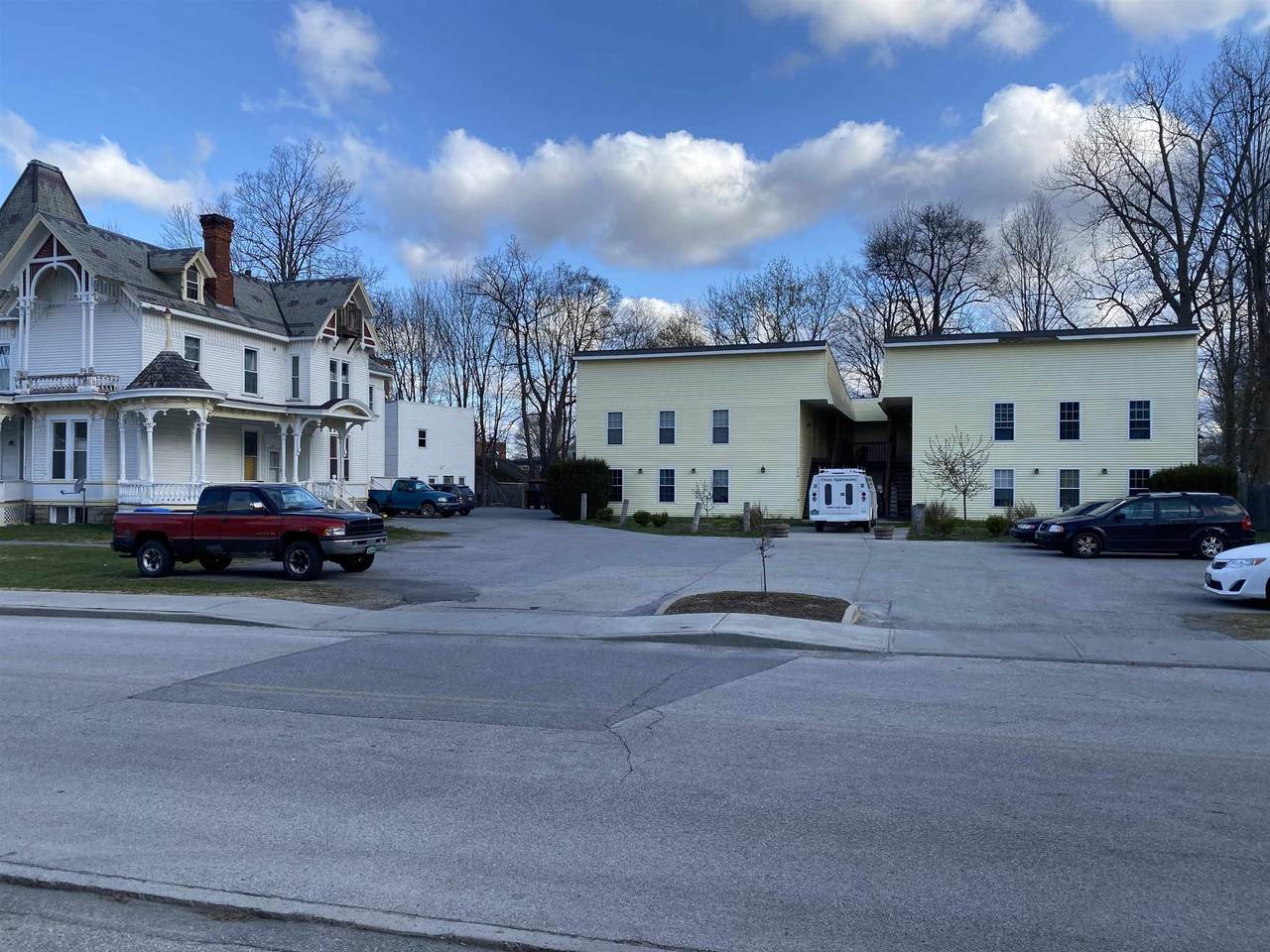 324-326 Pleasant Street - Photo 1