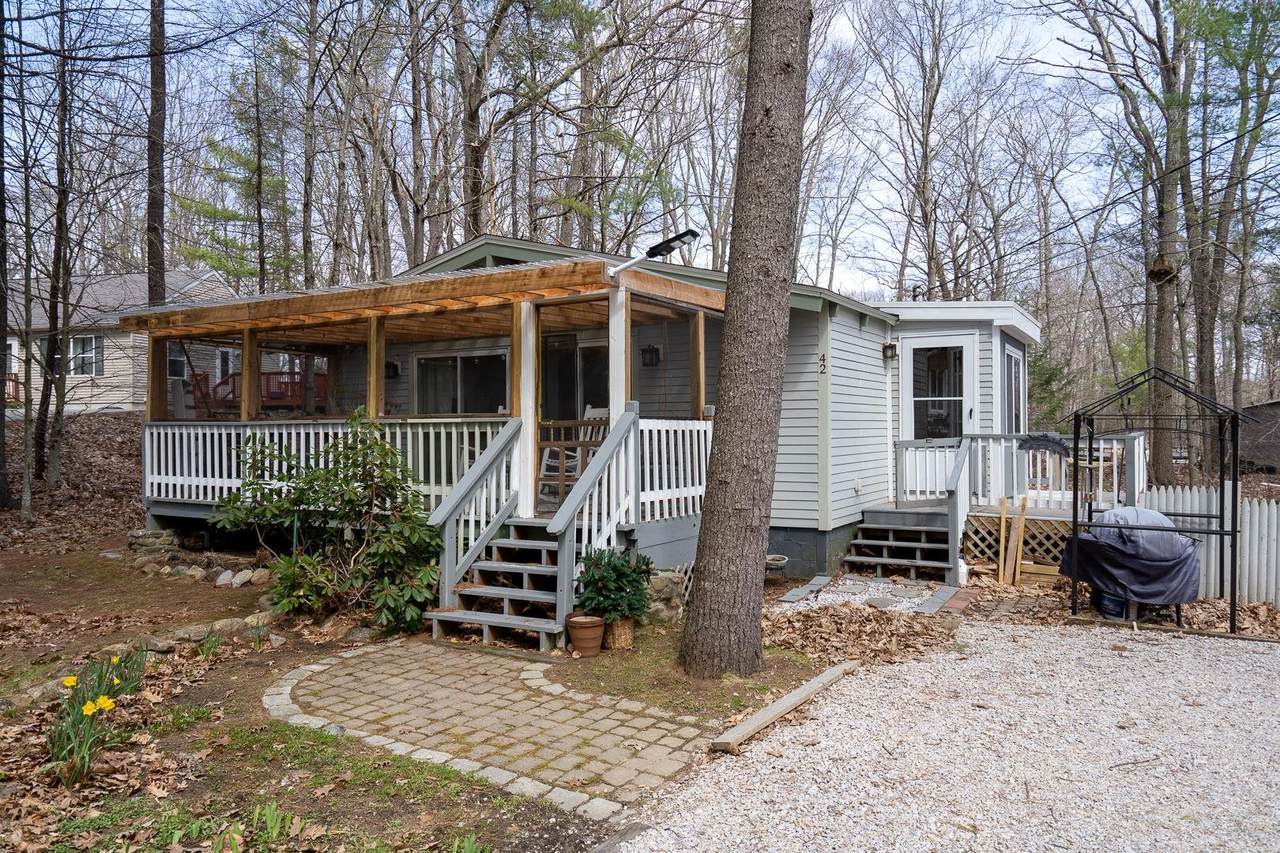 42 Newport Drive - Photo 1