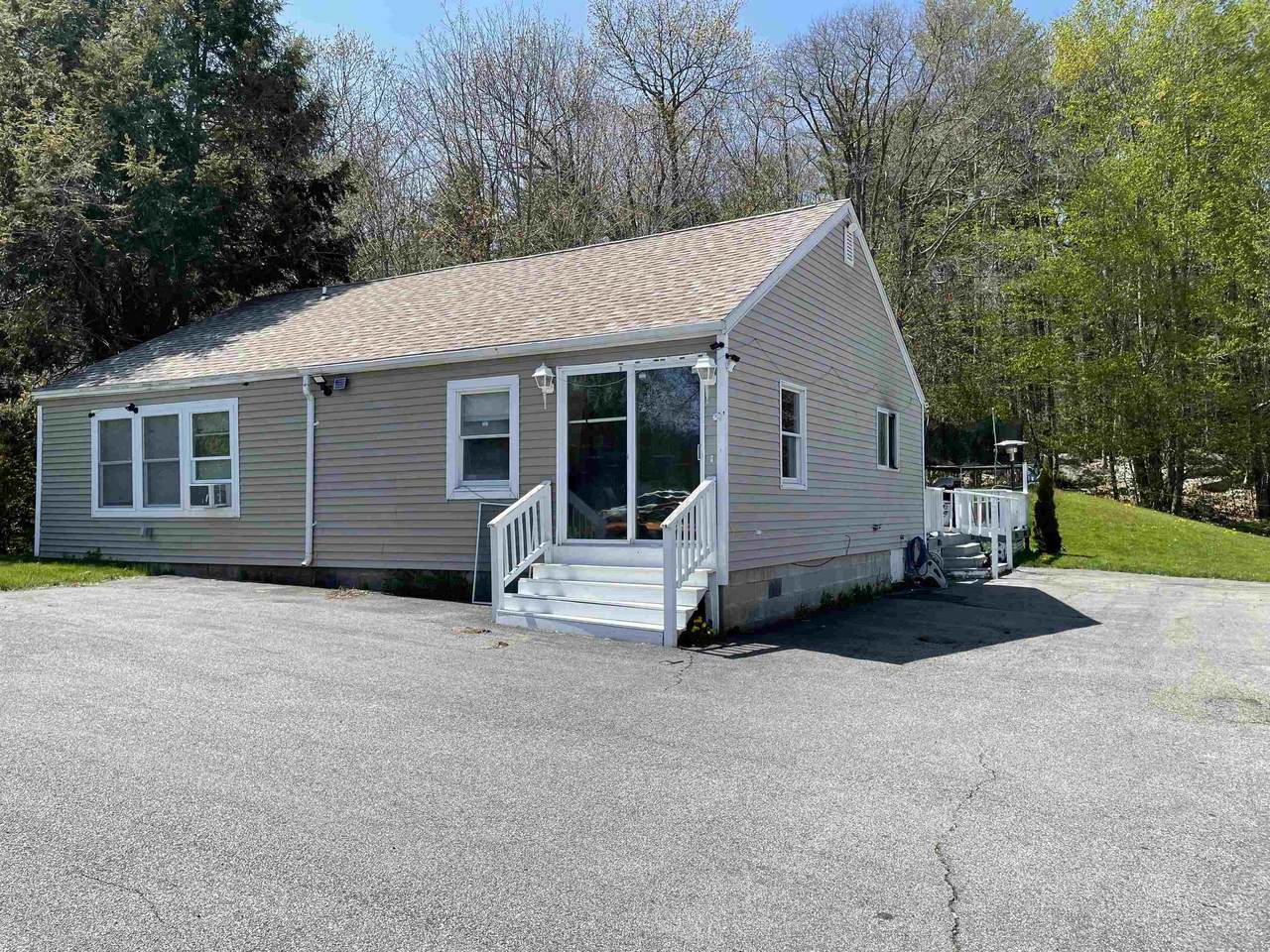 109 Lafayette Road - Photo 1