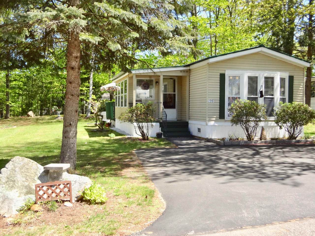 195 Sandhurst Drive - Photo 1
