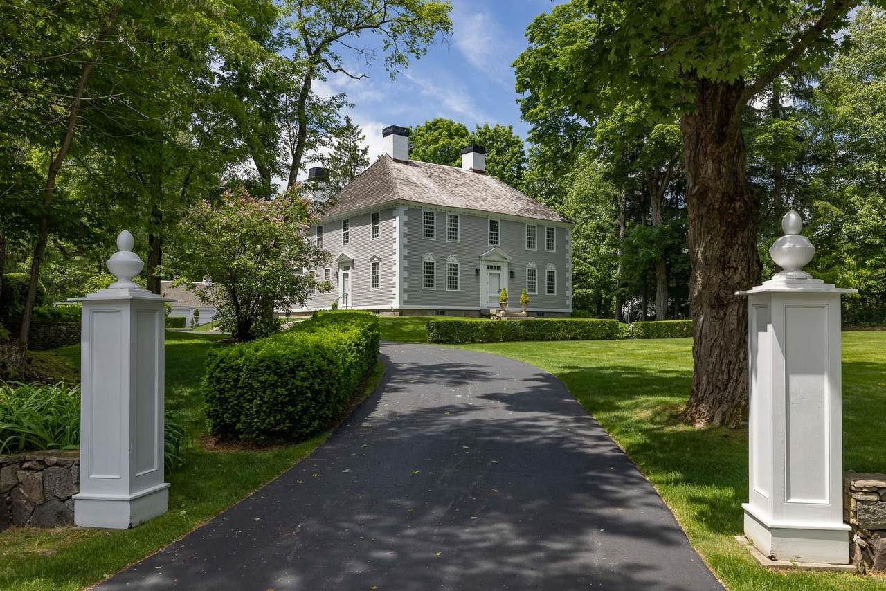 212 Lafayette Road - Photo 1
