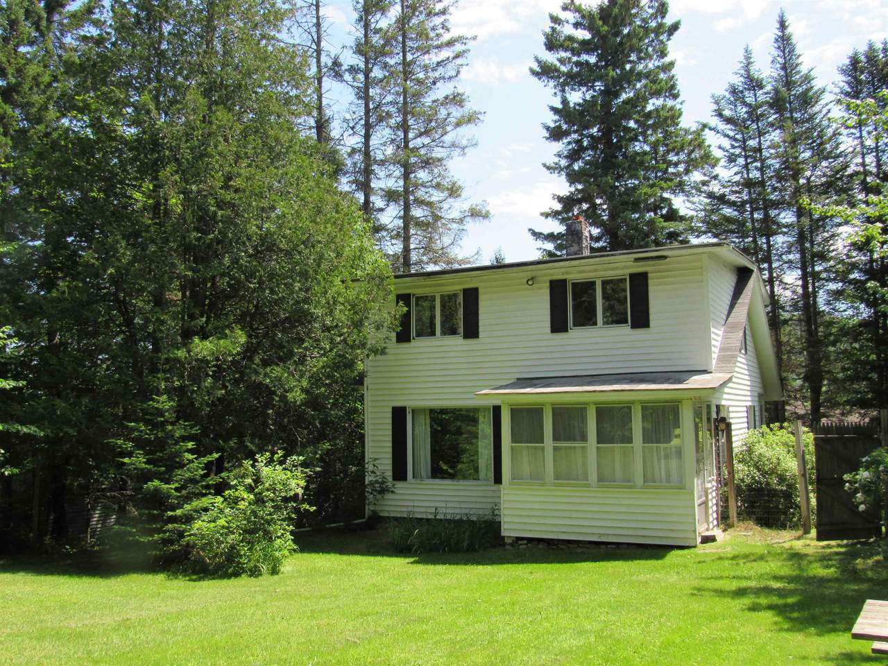 2493 Howard Street - Photo 1