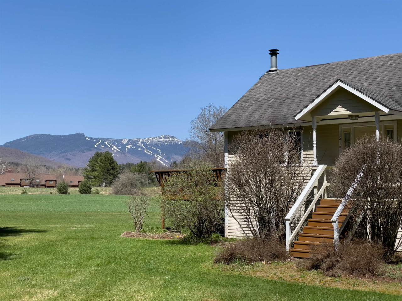 216 Meadow Lane - Photo 1