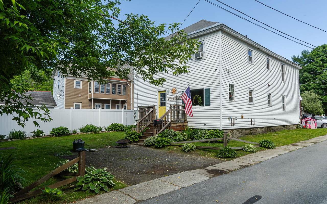 10 Ash Street - Photo 1