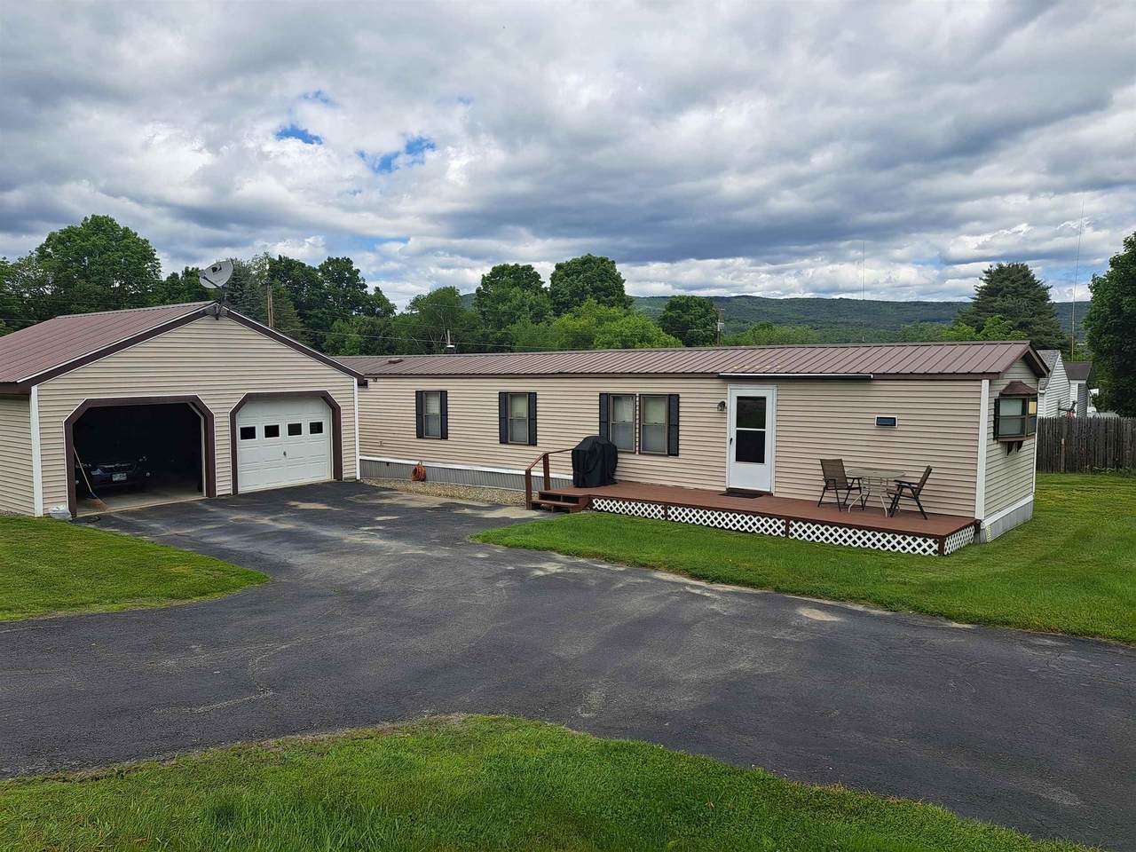376 Chestnut Street - Photo 1