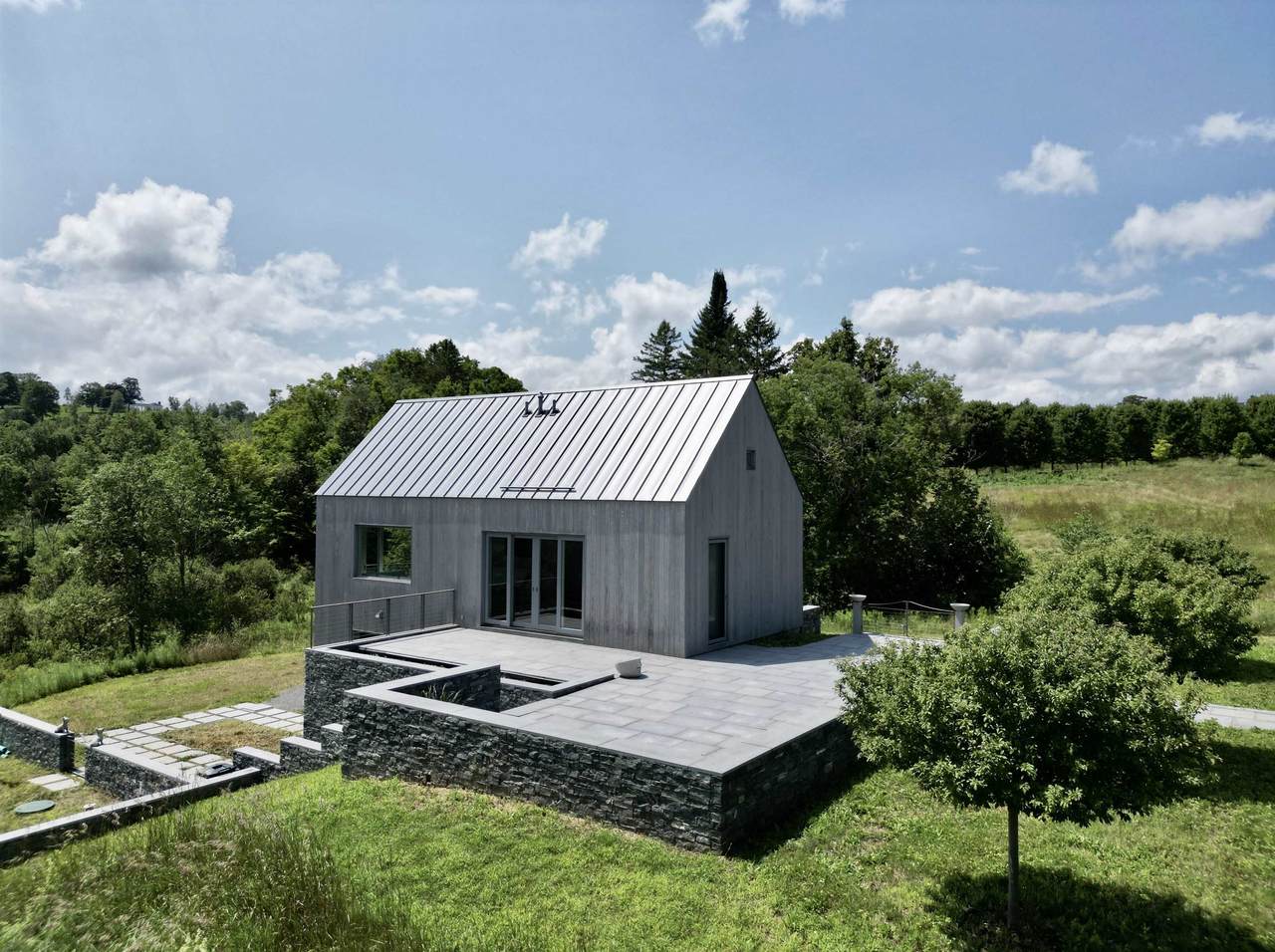 601 East Darling Hill Road - Photo 1