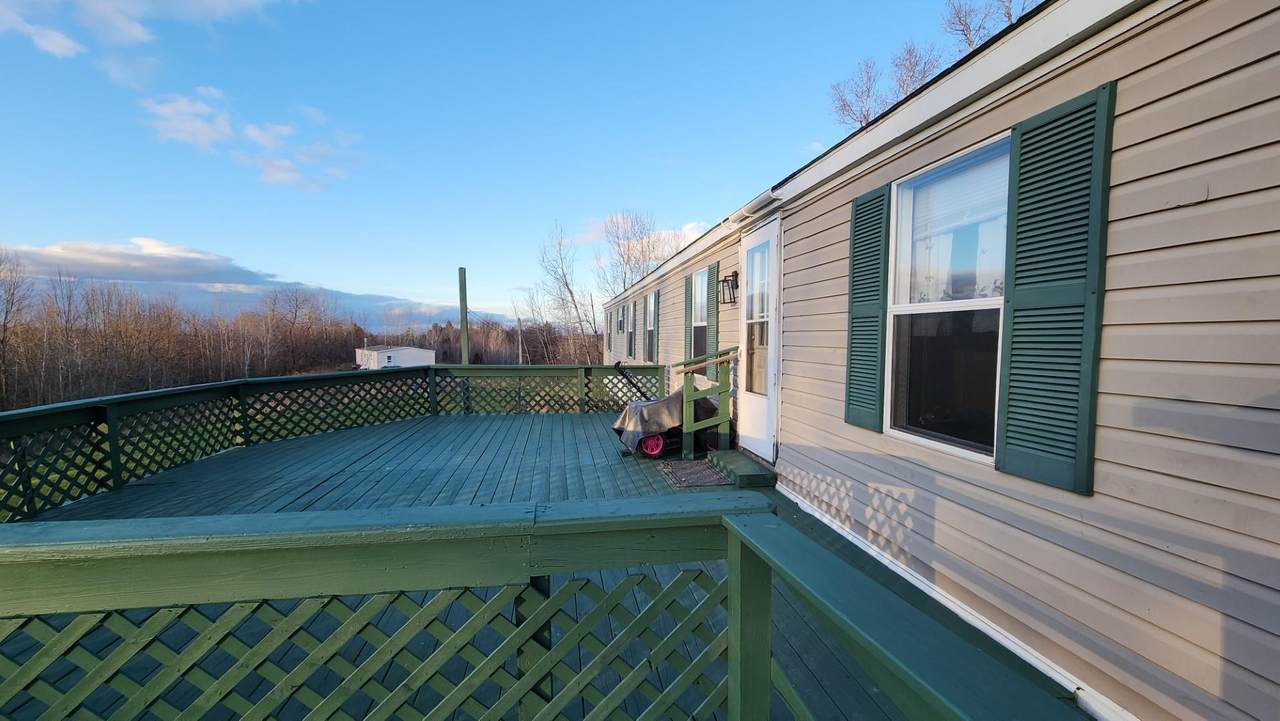 1096 Duck Pond Road - Photo 1