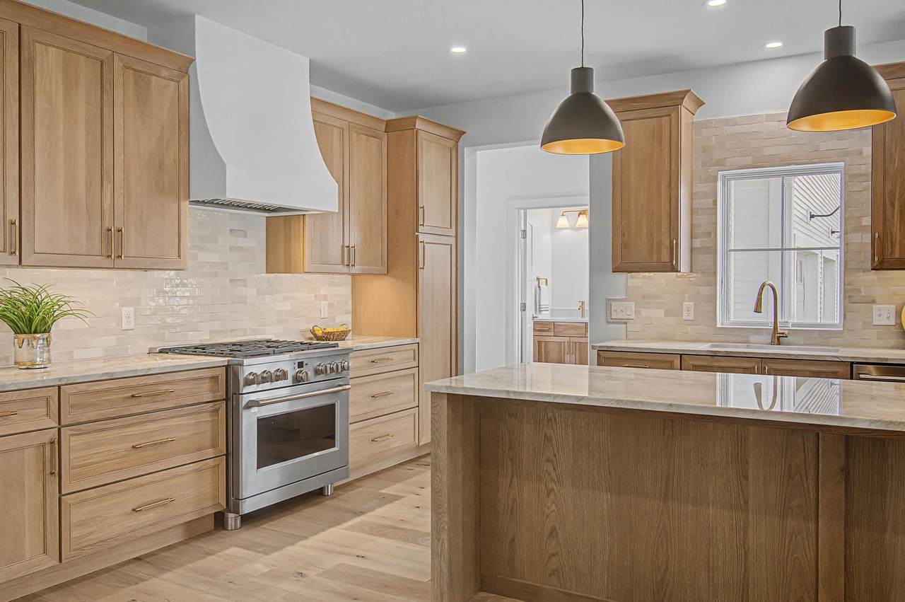 897 Falls Road - Photo 1