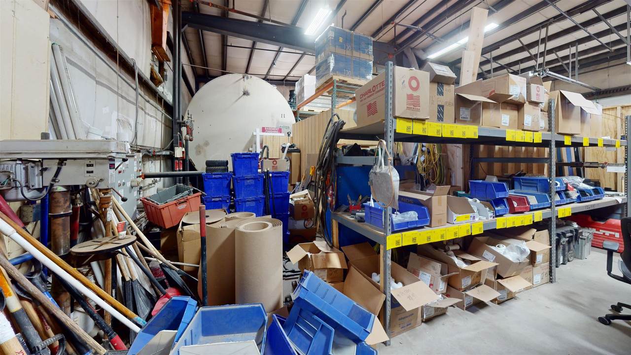 198 Londonderry Turnpike - Photo 1