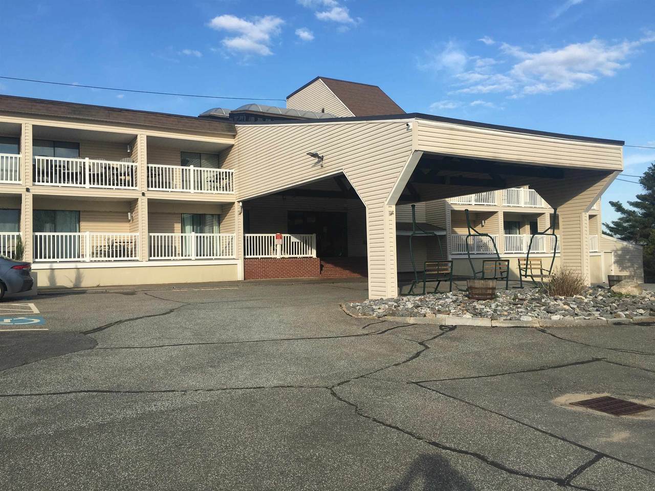 375 Endicott St. N. - Photo 1