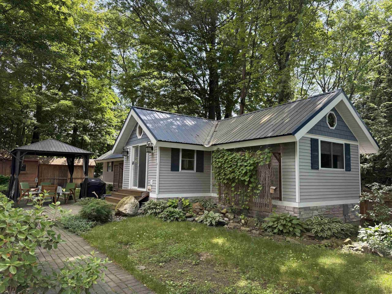15 Lynwood Drive - Photo 1