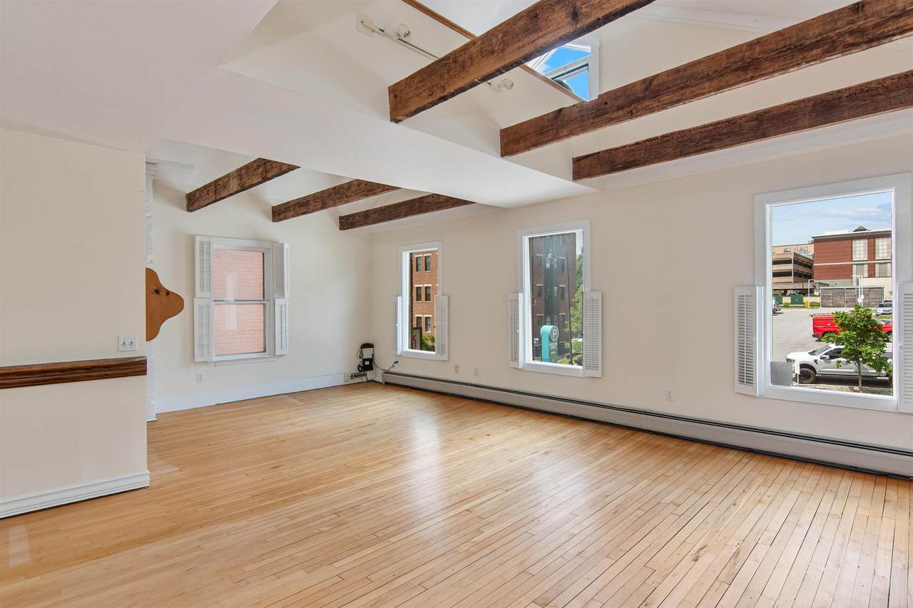 89 College Street - Photo 1