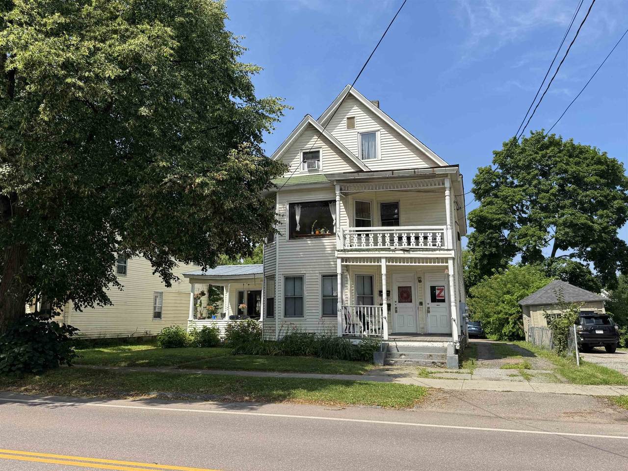 39-41 North Willard Street - Photo 1