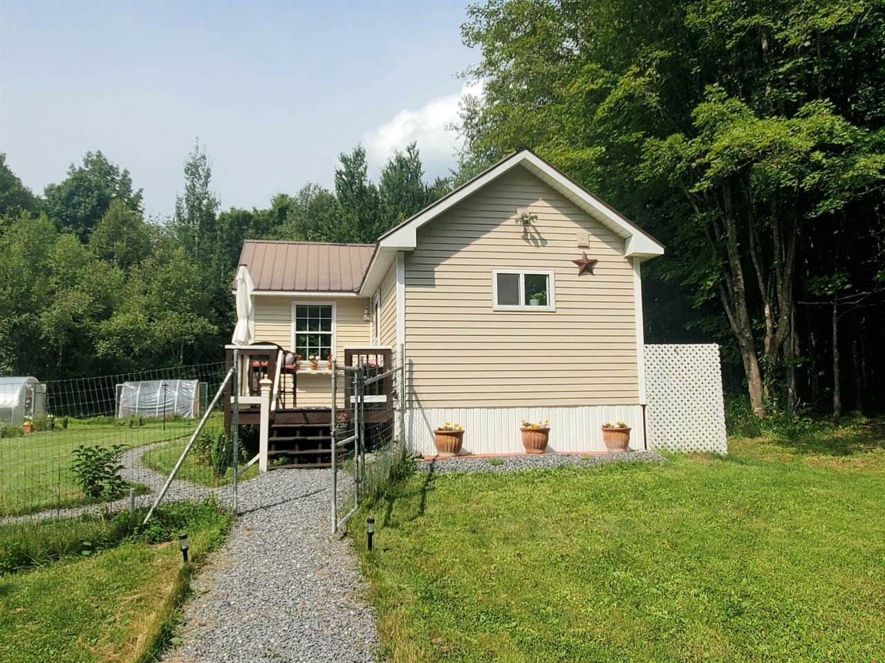 335 South Albany Road - Photo 1