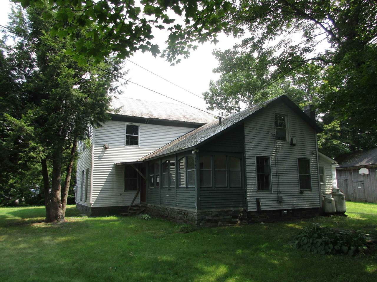 900 East Main Street - Photo 1