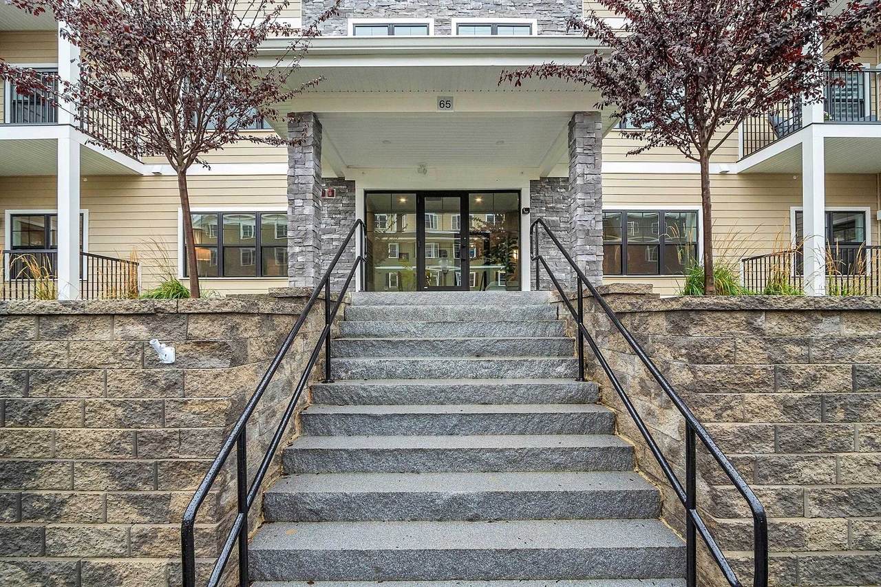 55 Pointe Place - Photo 1