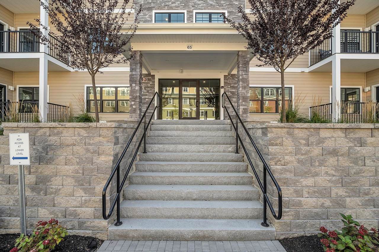 65 Pointe Place - Photo 1