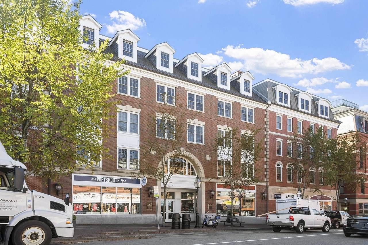 18 Congress Street - Photo 1