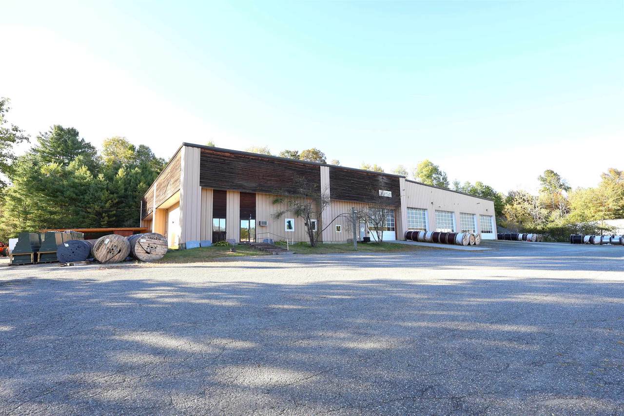 2677 Hartford Avenue - Photo 1