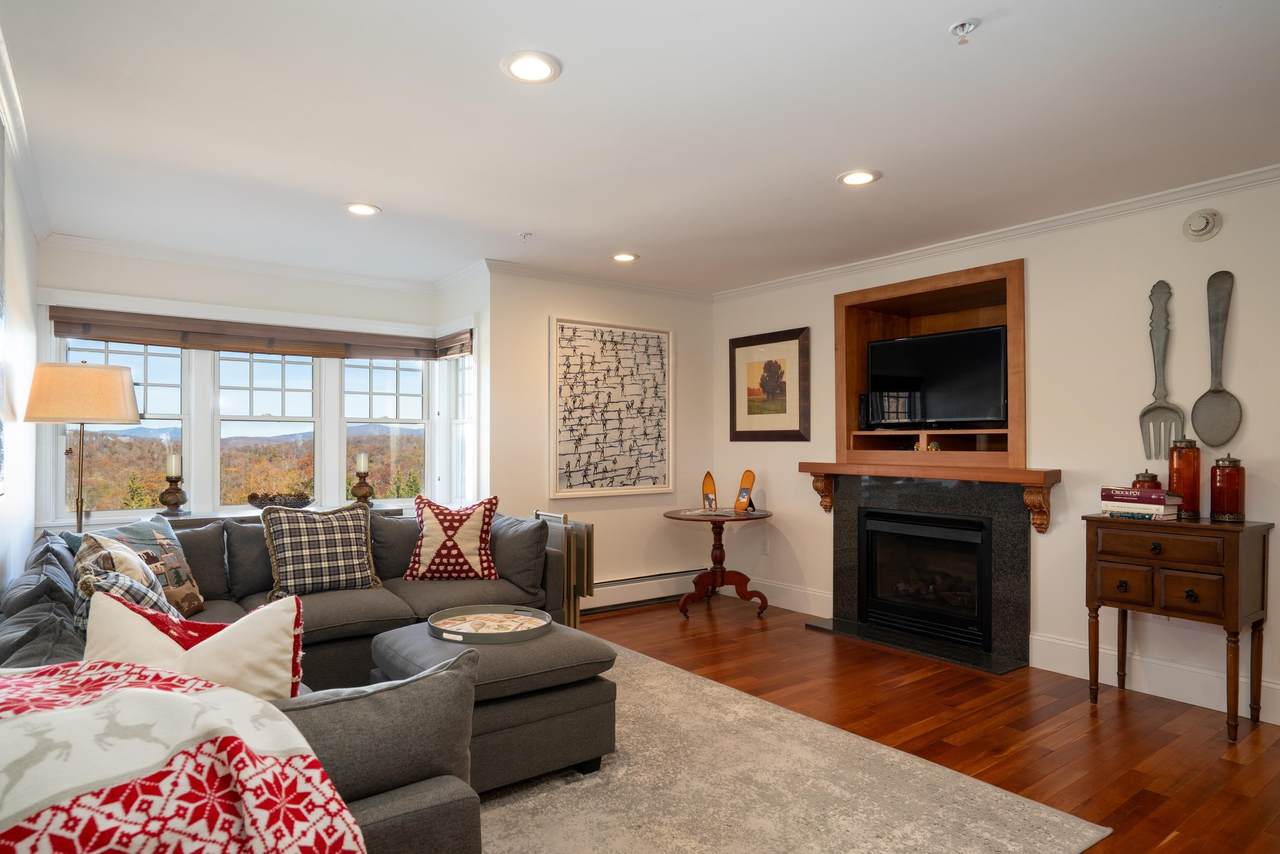 19 Village Lodge Road - Photo 1