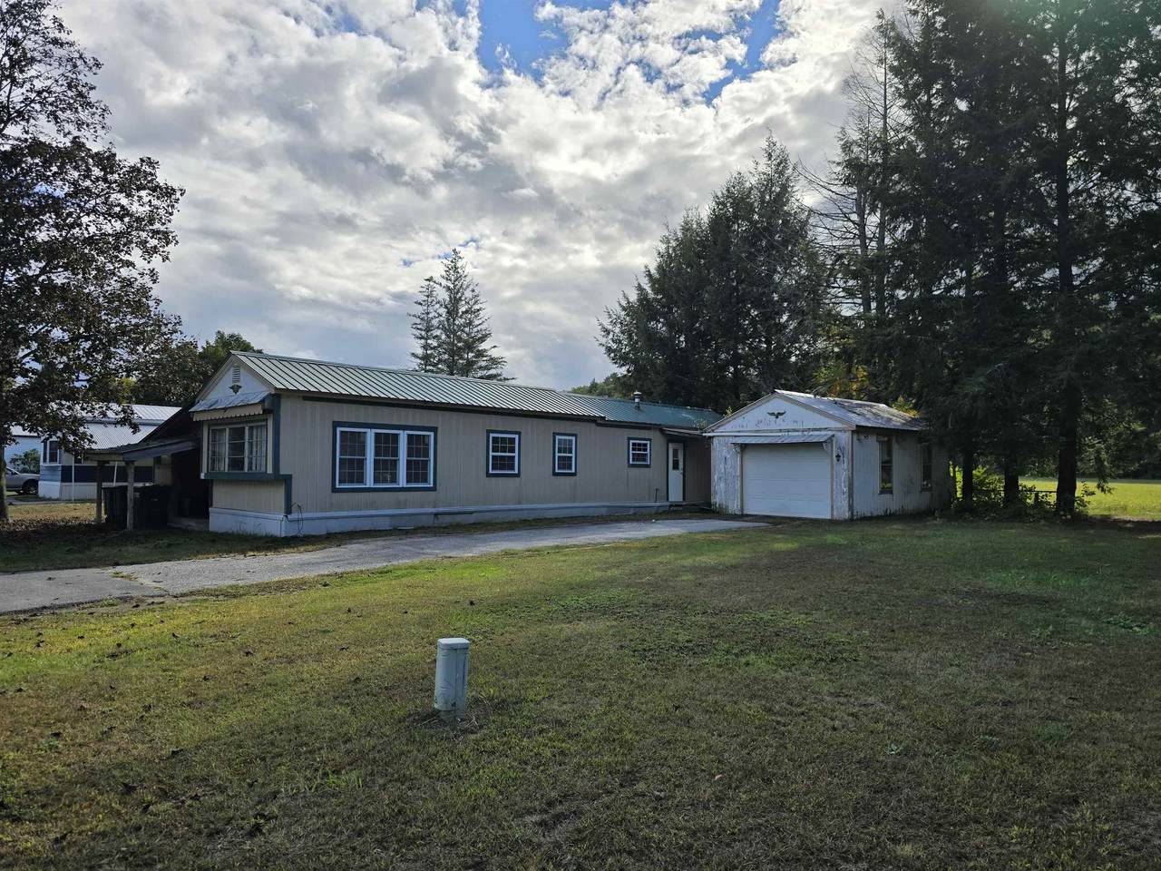 2 Crown Point Drive - Photo 1