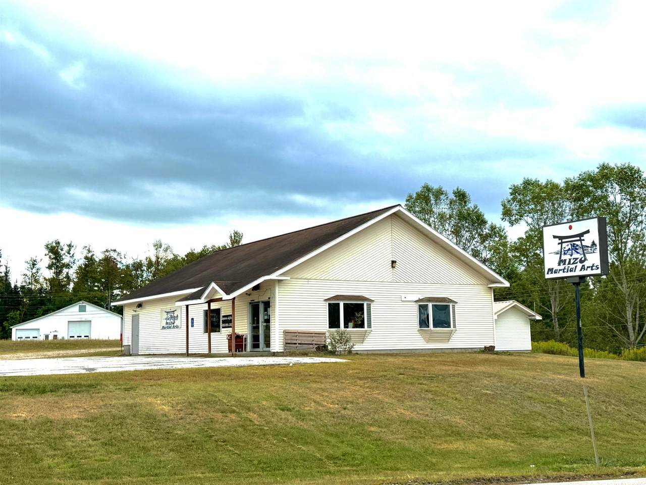 100 Lancaster Road - Photo 1