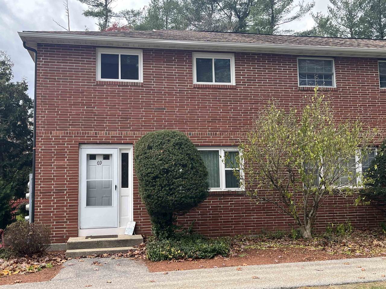 69 Oakridge Drive - Photo 1