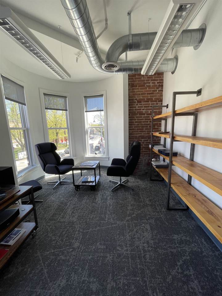 210 College Street - Photo 1