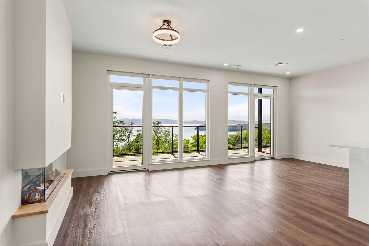 125 Cambrian Way - Photo 1