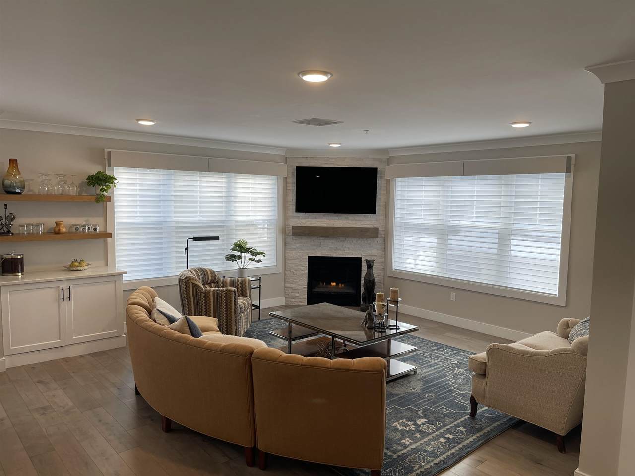 2075 Lafayette Road - Photo 1