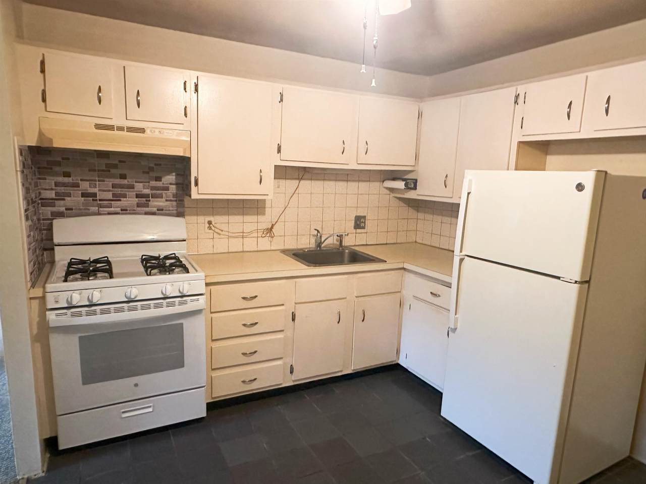 126 Mammoth Road - Photo 1