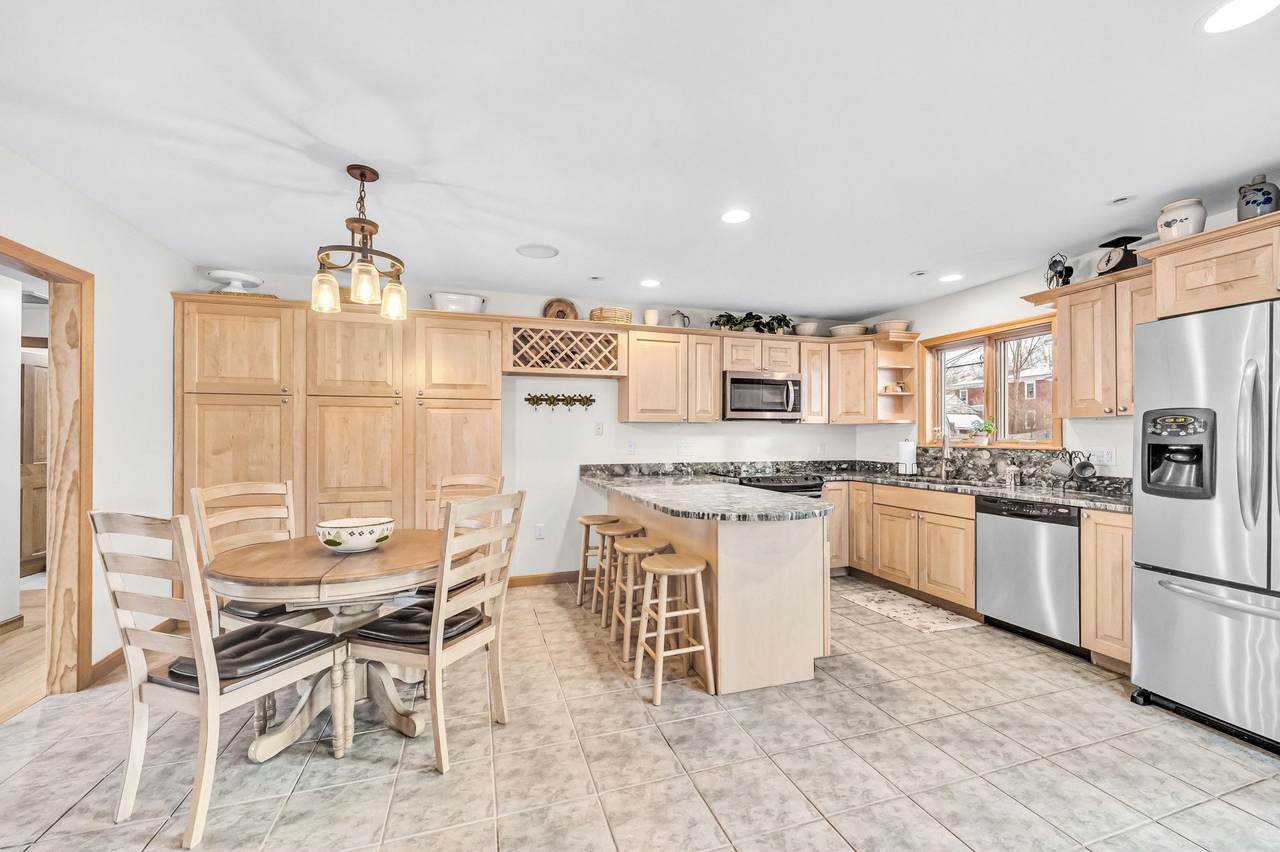 24 Laurel Street - Photo 1