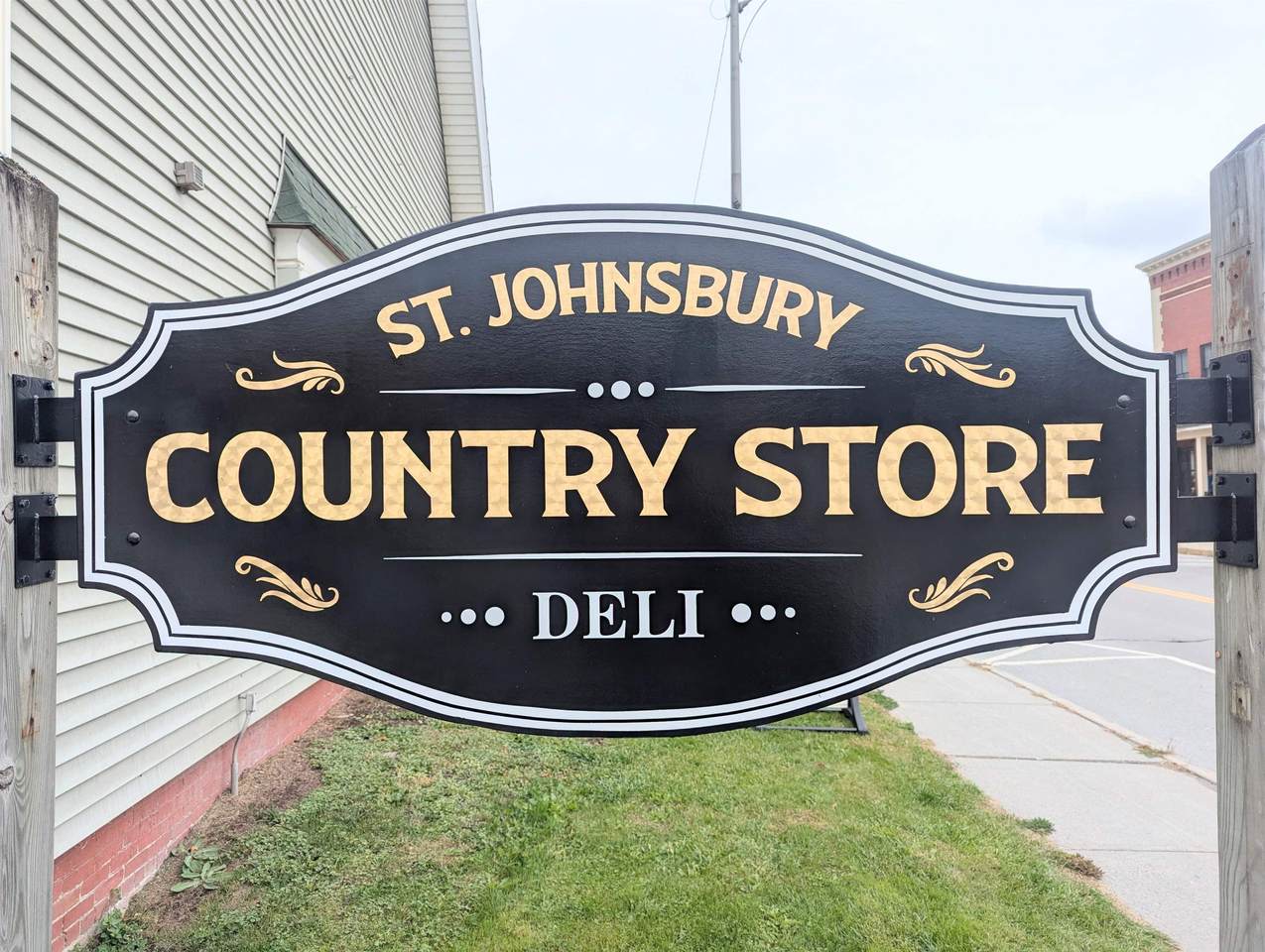 537 Railroad Street - Photo 1