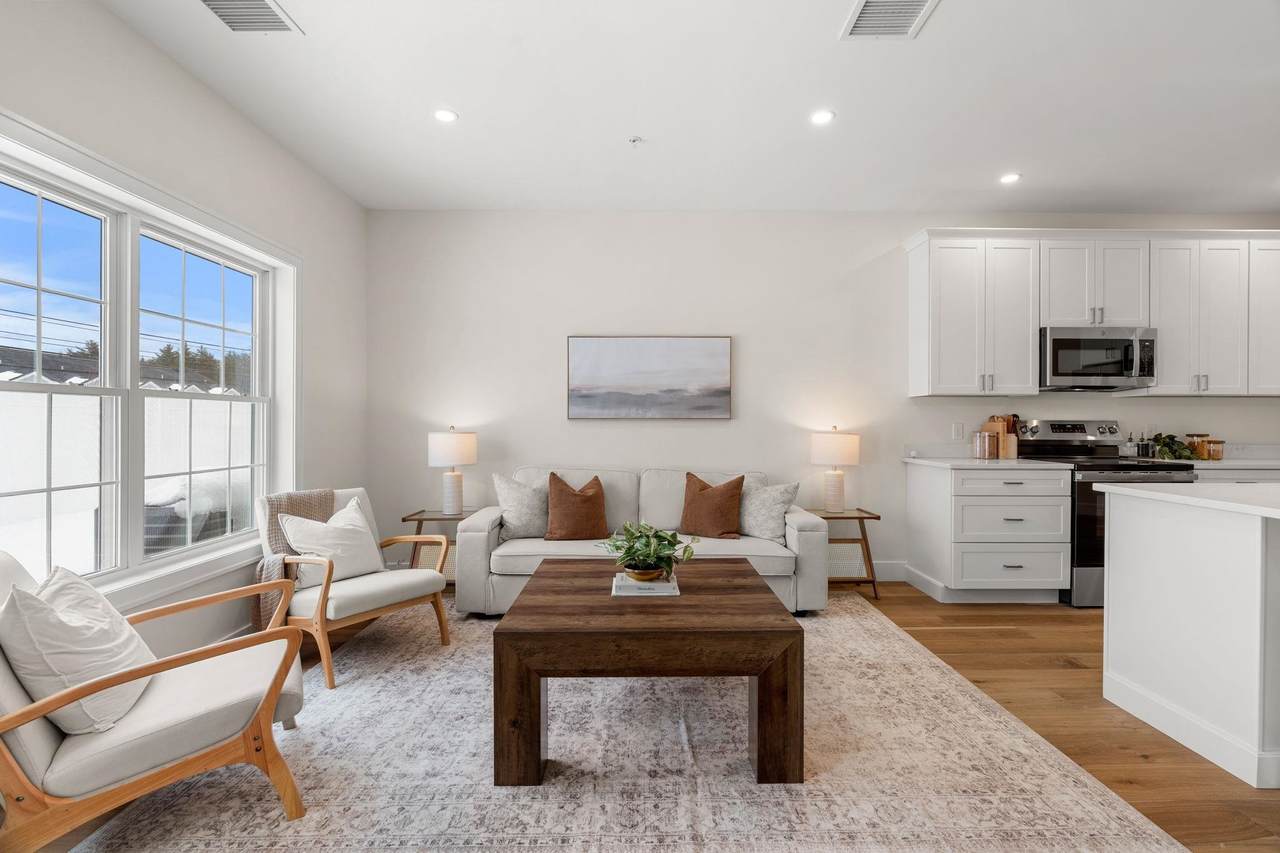 15 Suffolk Drive - Photo 1