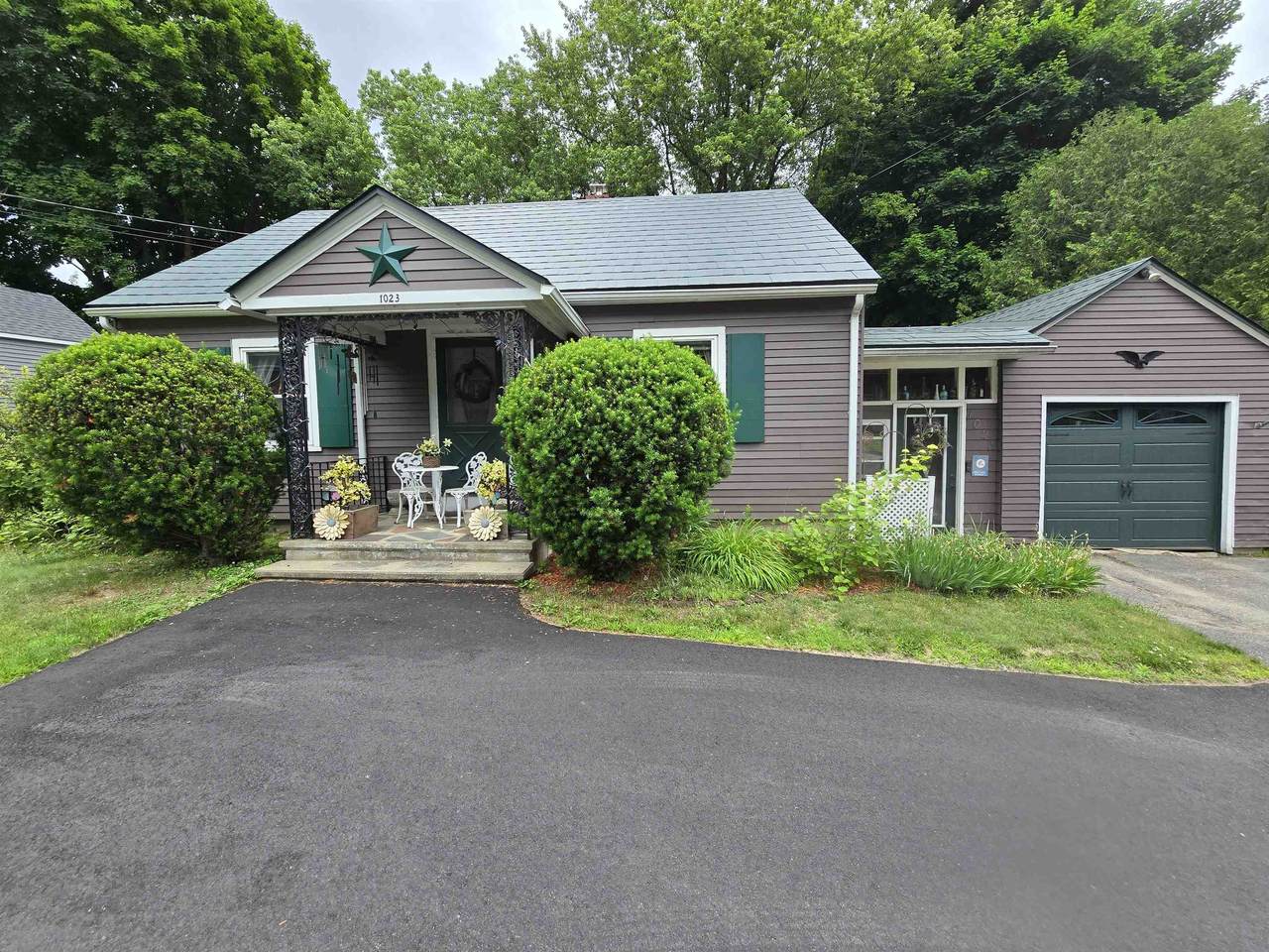 1023 Main Street - Photo 1