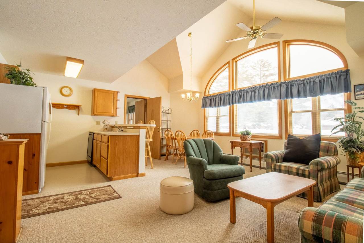 1646 Daniel Webster Highway - Photo 1