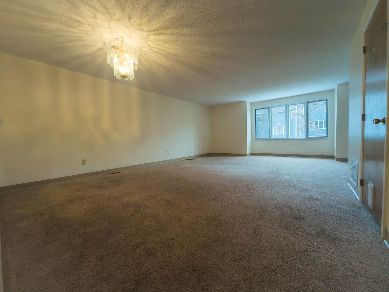 58 Merrimack Drive - Photo 1