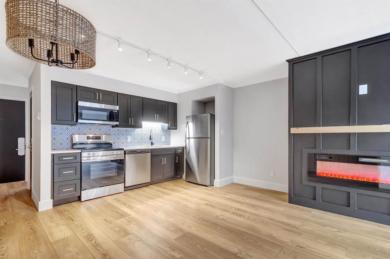 907 East Mountain Road - Photo 1